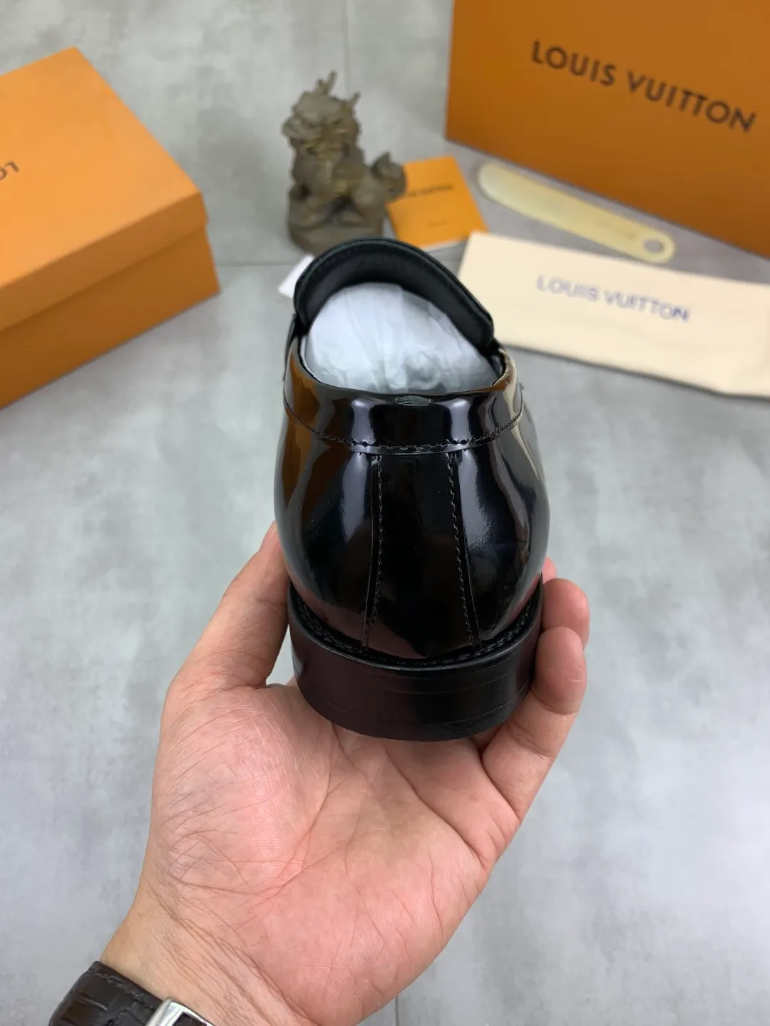 Men's shoes 💰P460💰[New model] Water-dyed cow lining 🆘 LV Louis Vuitton business leather shoes, made of original imported Italian 🇮🇹 calfskin, full cowhide lining, carefully handmade by professional shoemakers, the original version is specially designed for wear-resistant outsole. Standard code: 39-45 5️⃣color🉑️select